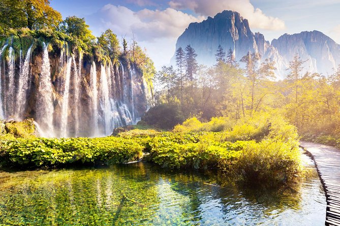 Guided transfer from Zagreb to Split with Plitvice Lakes stop - Boat rides and the electric train