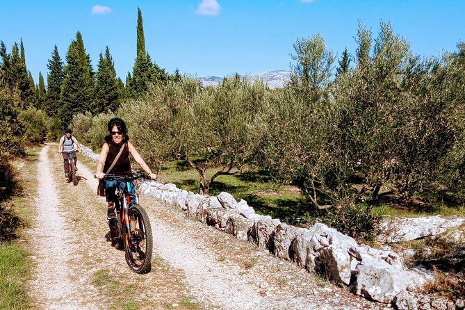 Half-Day Bike Tour in Lumbarda with Wine Tasting - Seeing More of Lumbarda on the Return Ride