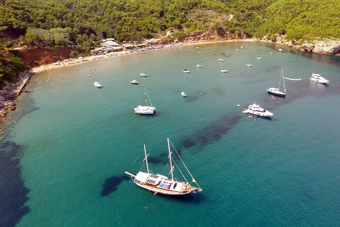 Half-Day Private Elafiti Island Boat Tour - What the boat day feels like in changing weather