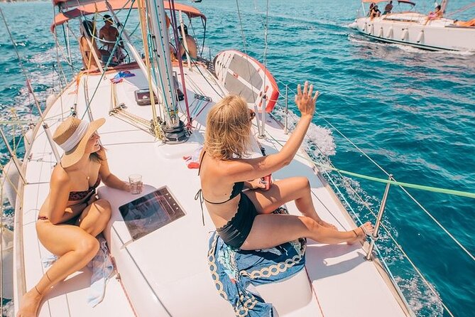 Half Day Sailing on a comfort yacht around Hvar and Pakleni islands- small group - What the comfort yacht is really like