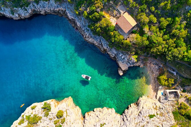 Half-day Speedboat Tour: Explore Hidden Gems of Hvar Island - Veliki Pokrivenik: a quiet first stop on Hvar