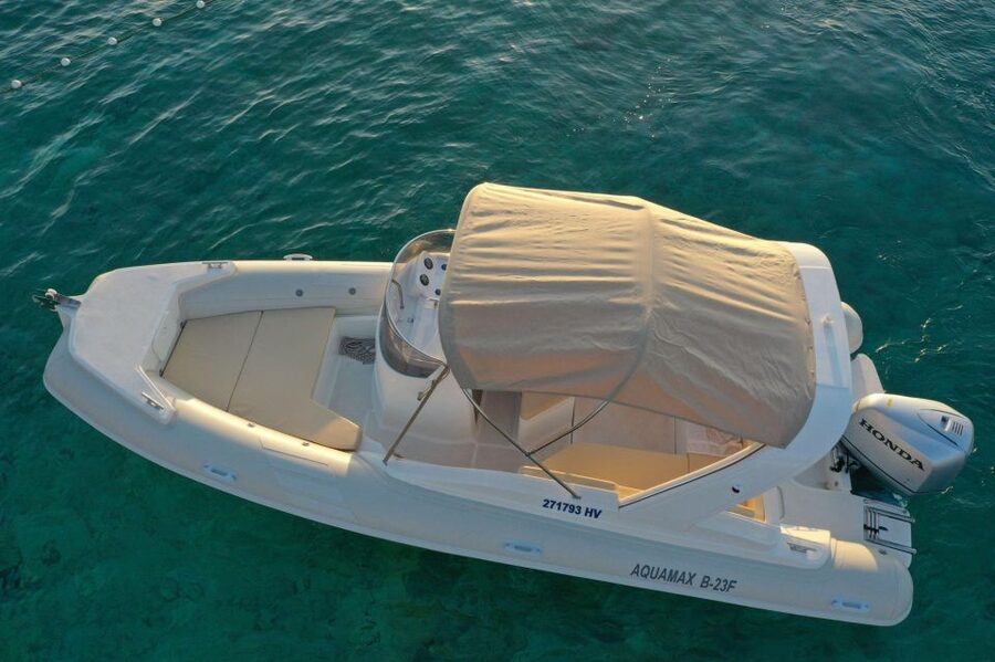 Hvar:Blue & Grenn Cave and Vis Island Private Speedboat Tour - A private speedboat day from Hvar
