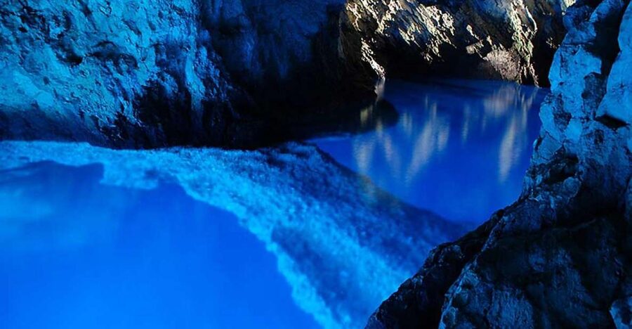 Hvar:Blue & Grenn Cave and Vis Island Private Speedboat Tour - Green Cave on Ravnik offers a choice