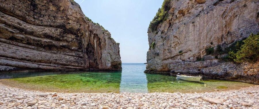 Hvar:Blue & Grenn Cave and Vis Island Private Speedboat Tour - Budikovac Island gives you the first swim