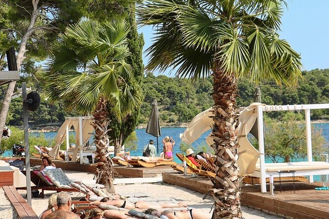 Hvar, Brač & Pakleni islands cruise with lunch & drinks from Split & Trogir - Who will get the best value from this cruise