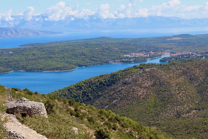 Hvar Hidden Gems Small Group Half Day Tour with Lunch or Dinner - Driving through Brusje and Hvar’s rural interior