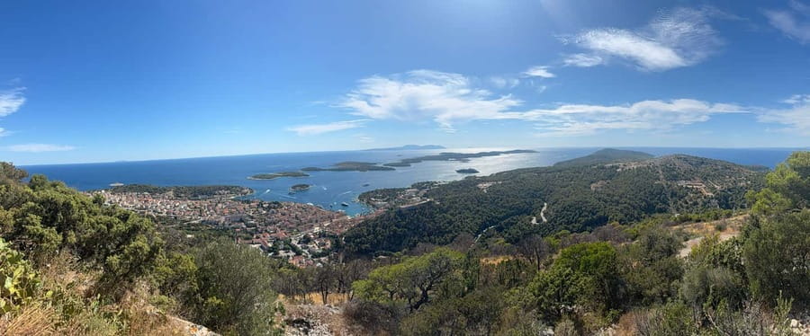 Hvar: Hvar Wine Tasting Experience - Arriving near Jelsa or Vrboska