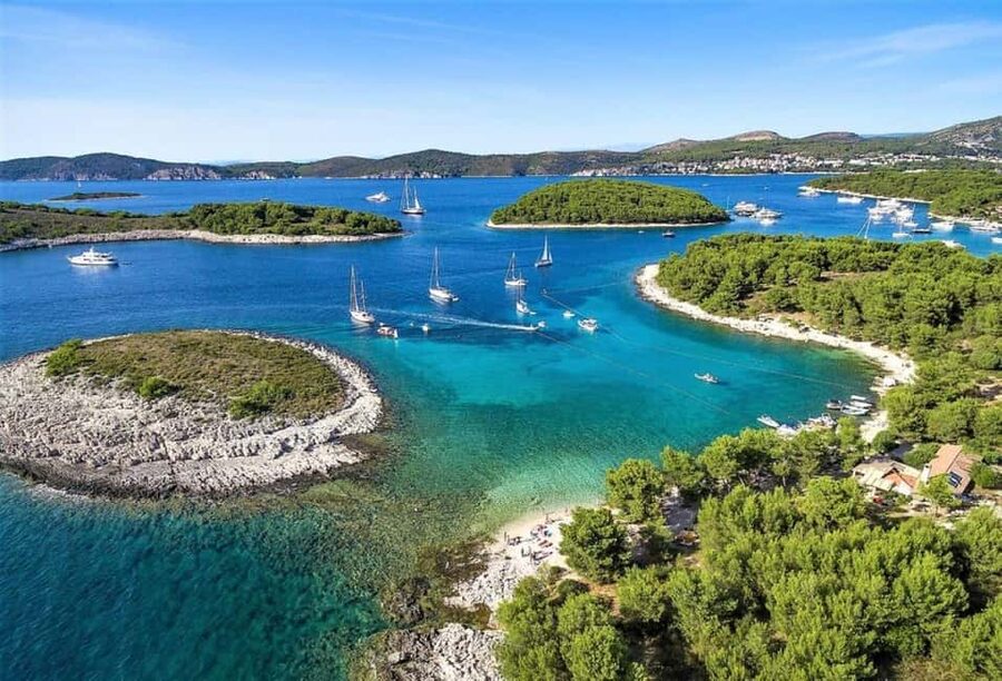 Hvar: Private Sailing Boat Trip with Swimming and Snorkeling - Mlini Beach: an easy first swim
