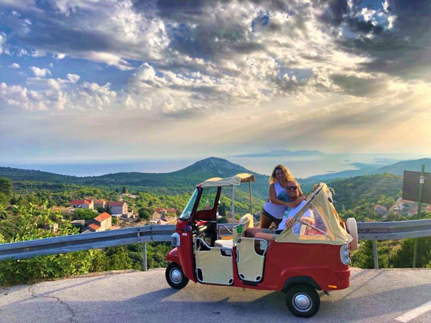 Hvar: Tuk Tuk island tour - Leaving Hvar Town for the island’s quieter side