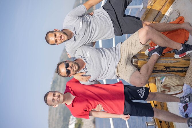 Island Hopping & City Walls Cruise with Food and Open Bar - Staff, group size, and comfort on board