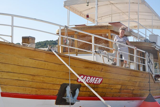 Island Hopping & City Walls Cruise with Food and Open Bar - Who should book this seven-hour island trip?