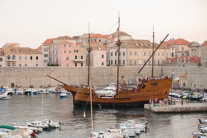 Karaka - The Best Dubrovnik Sunset Cruise (adults only) - The city walls from the Adriatic