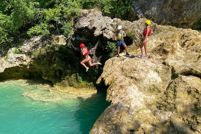Kayaking at the Mreznica Canyon - Cliff Jumps and Swimming Stops