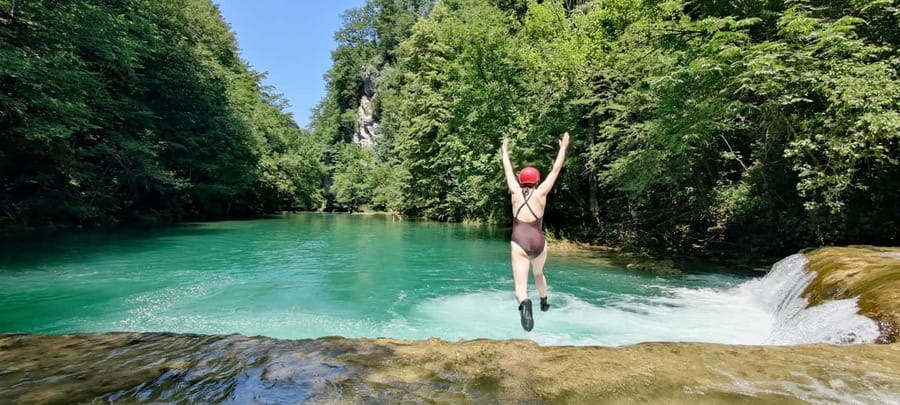 Kayaking Mreznica Waterfalls in Natural Monument - The safety briefing and first paddle strokes