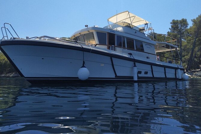 Korcula Island Snorkeling Adventure , ship wreck and lunch - The Crew and Overall Feel