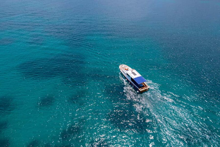 Korčula: Sail Away - tour with traditional craftmanship boat - Gubavac Beach, clear water and food aboard