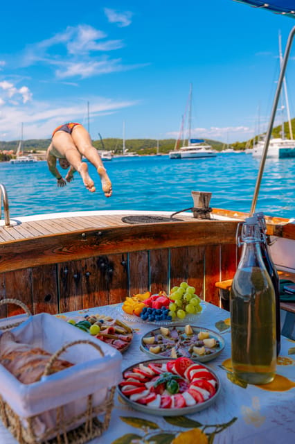 Korčula: Sail Away - tour with traditional craftmanship boat - Badija Island, a monastery and a final look around