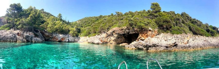 Korčula Snorkeling&Swimming, Shipwreck & More, Private Tour - Cliff jumping for an extra burst of action