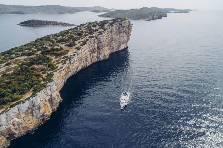 Kornati National Park and Telašćica Full-Day Boat Tour - Setting out from Vodice toward the island maze