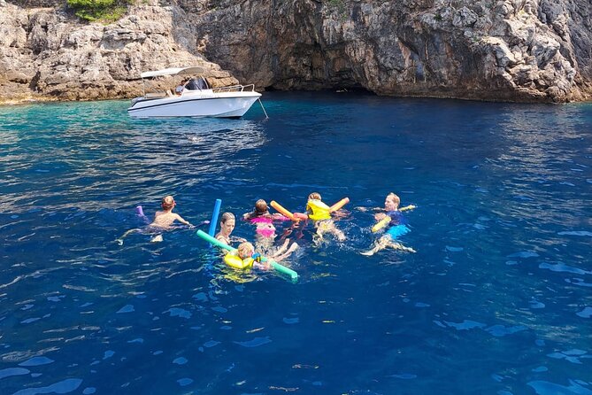 Luxury Elaphite Islands half day Cruise with lunch Apreamare - Who should book this cruise?