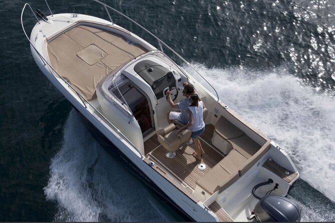 Luxury Private Speedboat Tour Islands & Blue Cave - What this private speedboat day feels like