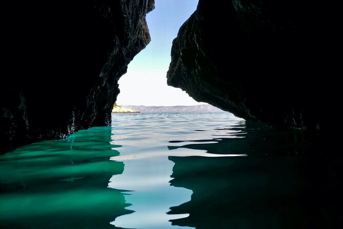 Makarska: 3-Island Speedboat Tour with Cave and Blue Lagoon - What to Bring for the Five Stops
