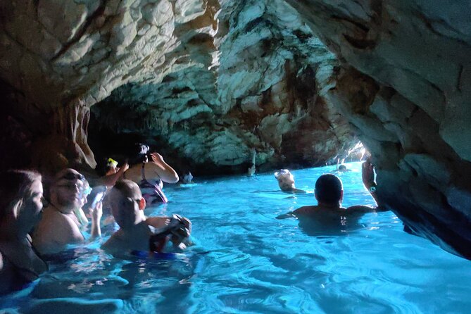 Makarska: 3 Island Speedboat Tour with Little Blue Cave & Lagoon - The five details that shape this boat trip