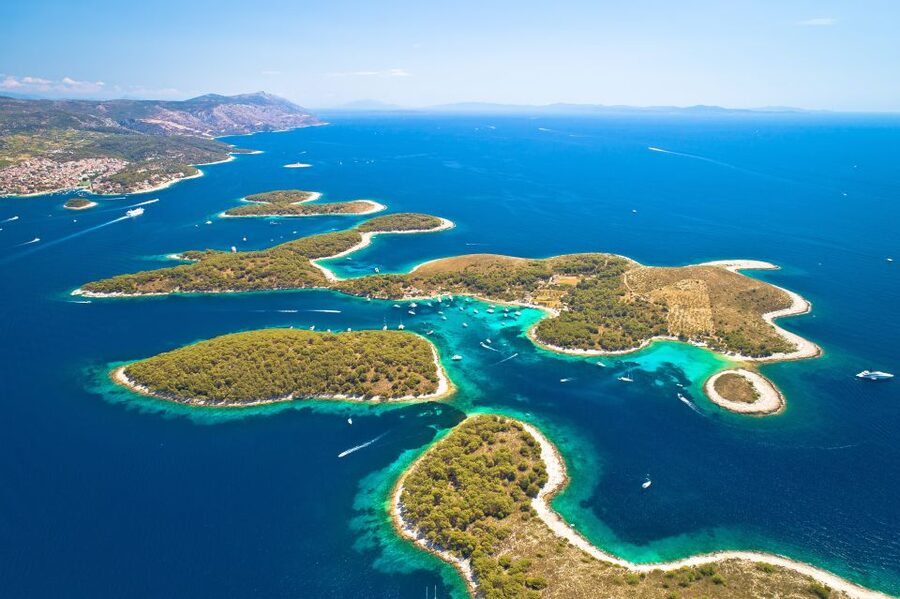 Makarska: 5-Islands Tour, Blue Cave, Vis, Hvar & Brač - Hvar Town in 90 minutes