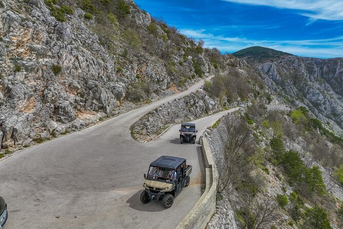 Makarska: Baggy Skywalk & Biokovo viewpoint Tour - Guides Ivan and Robert set the tone