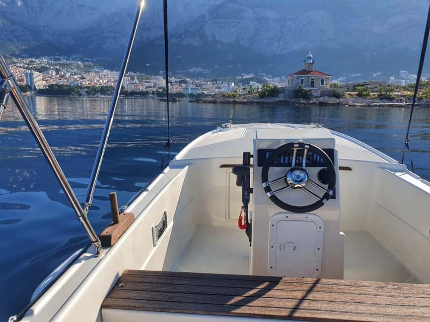 Makarska: Discover coastal area with Betina 500 - Swimming stops and hard-to-reach coves
