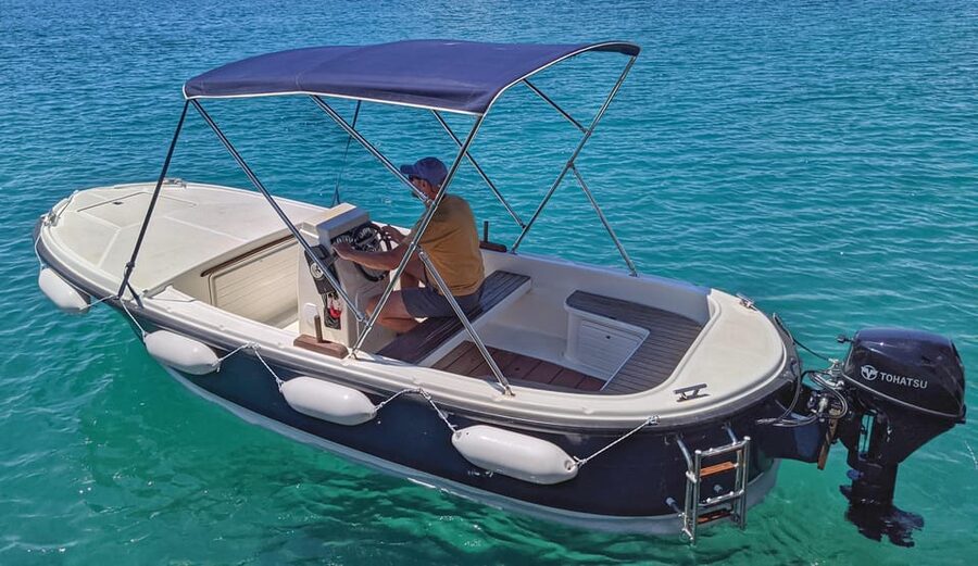 Makarska: Discover coastal area with Betina 500 - The one mechanical warning to take seriously