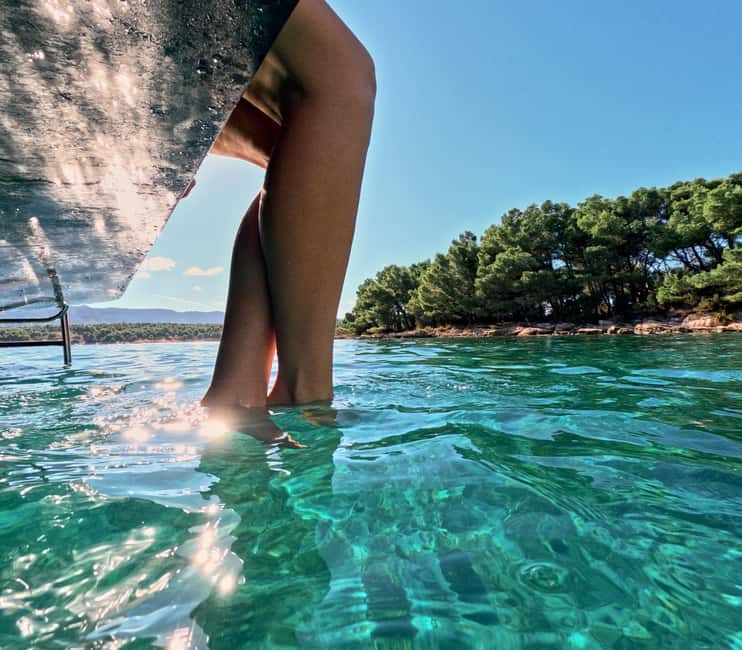 Makarska: Golden Horn Beach & Secluded Bays Speedboat Tour - What the boat setup means for your comfort