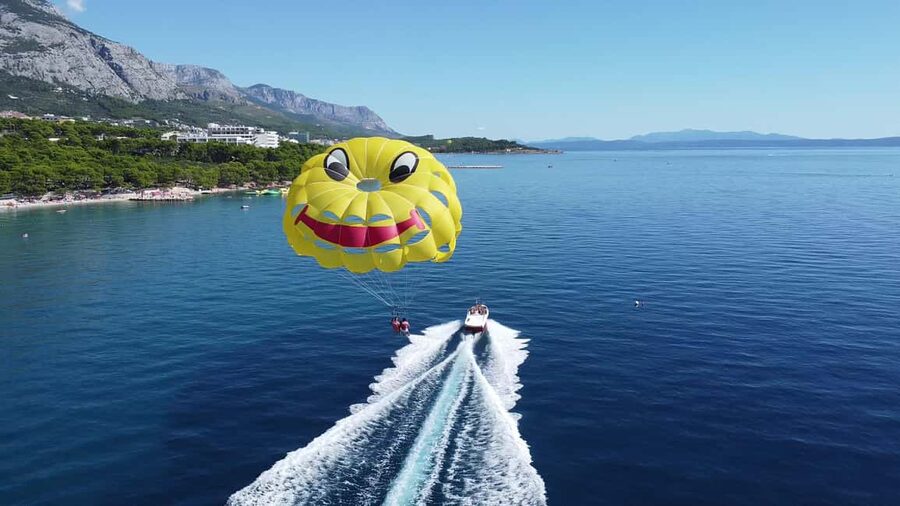 Makarska: Parasailing Experience - MPL Nautika - From Makarska harbor to open water