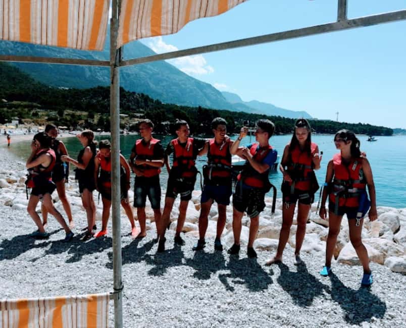 Makarska: Parasailing Experience - MPL Nautika - Getting fitted for the parasail