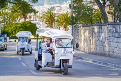 Skywalk Tour with a Tuk Tuk – Skip the line ticket