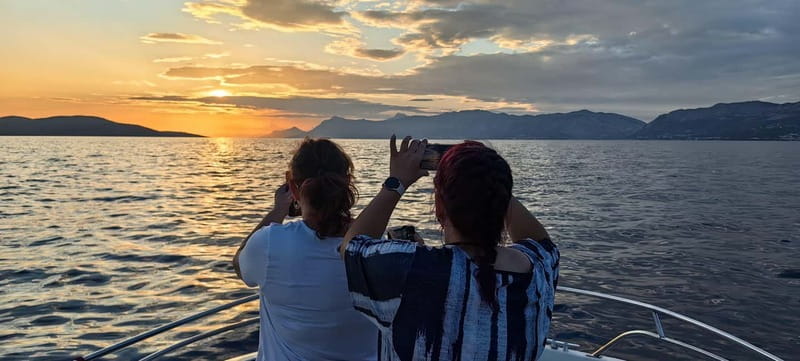 Makarska: Speedboat Sunset Tour to hidden bay on island Brač - The ride back becomes the main sunset viewpoint