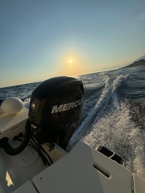 Makarska: Sunset private boat tour from Makarska - What the 90-minute schedule really feels like