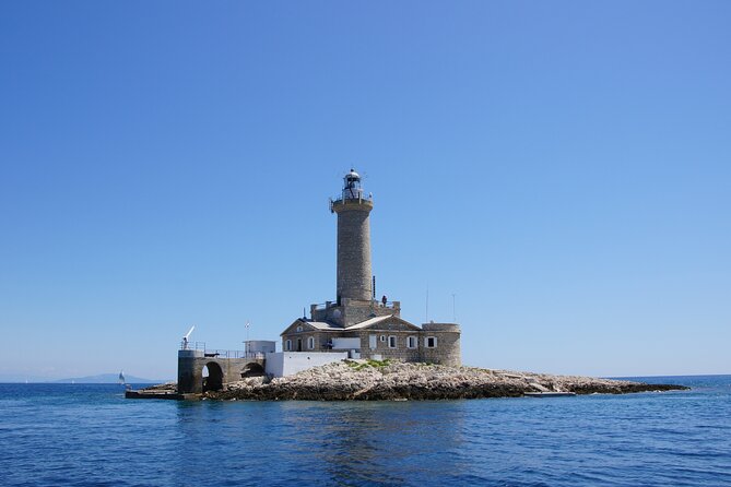 Medulin -Kamenjak 5h boat trip with lunch & drinks on Sandra Boat - Lunch on board, with a choice of simple dishes