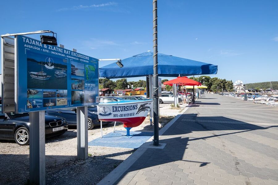 Medulin: Private Boat Tour with Captain - What the captain adds to the experience