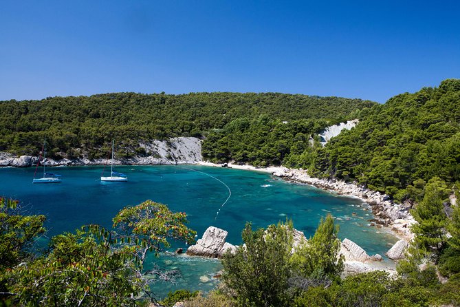 Mesmerizing Hvar speed boat tour with optional wine tasting - A captain-led route instead of a fixed script