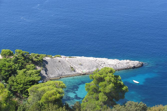 Mesmerizing Hvar speed boat tour with optional wine tasting - Meeting in Hvar Town at 10:30 a.m.