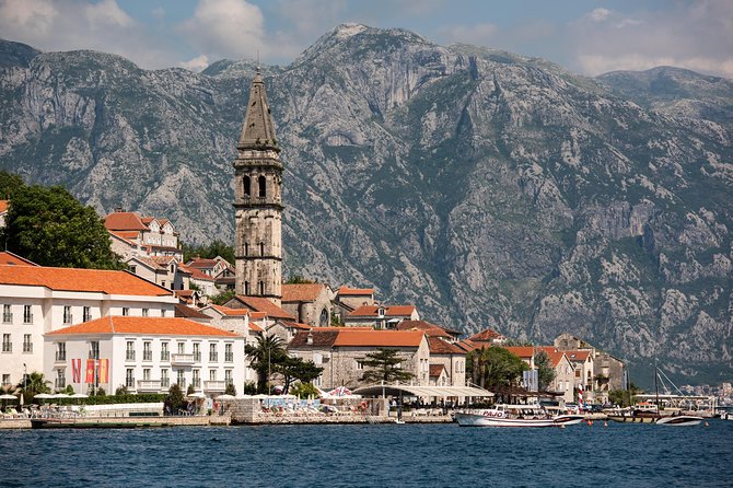 Montenegro: Bay of Kotor Day Trip from Dubrovnik English -Español - Perast offers a slower hour by the water