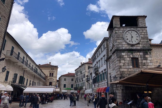 Montenegro private daytrip from Dubrovnik, Perast, Bay of Kotor - Crossing the Croatia and Montenegro border