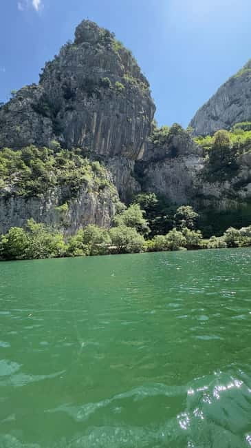 Omiš/Split: 4h Kayaking in Cetina Protected Nature Park Area - Zakučac, zipline views, and Radmanove Mlinice