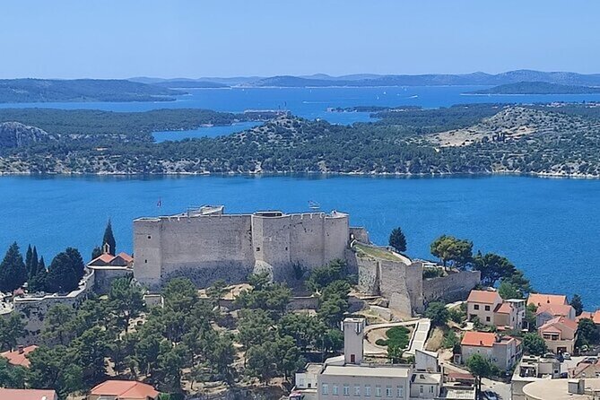 Panorama Tour - Eco City Tour Šibenik - First 10 minutes: seeing Šibenik from the road