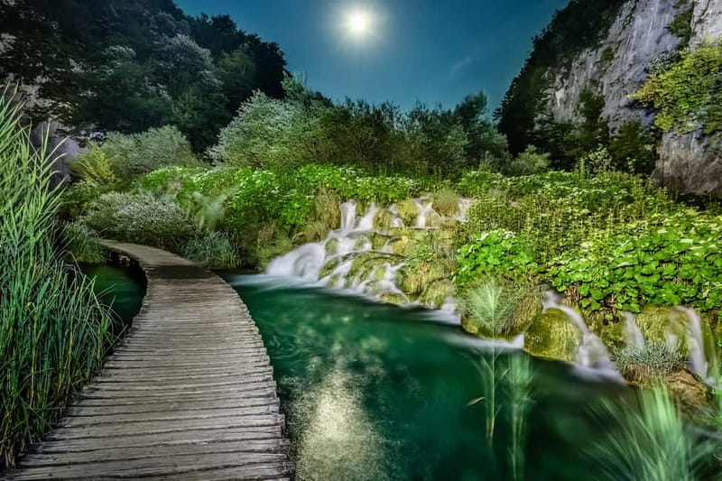 Plitvice Lakes: Guided Walking Tour with Train and Boat Ride - Key points to know before you book