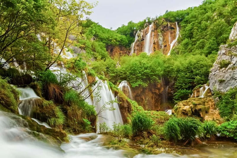Plitvice Lakes: Guided Walking Tour with Train and Boat Ride - Why Plitvice Lakes is worth your day