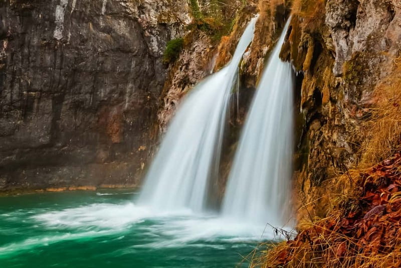 Plitvice Lakes: Guided Walking Tour with Train and Boat Ride - The lower lakes: the most dramatic first impression