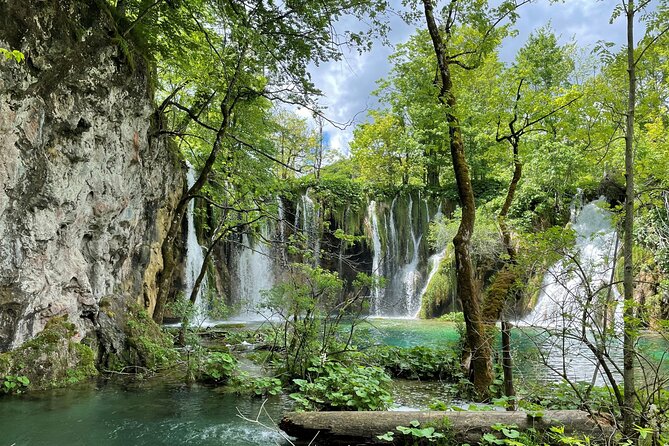 Plitvice Lakes with Ticket & Rastoke Guided Tour from Zagreb - Plitvice Lakes: waterfalls, boardwalks, and sixteen linked lakes