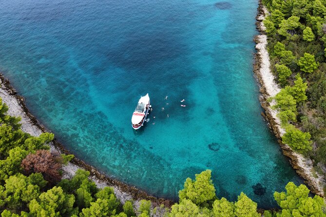 Podstrana and Jesenice, Boat trip to Brač and Šolta with lunch - The first swim stop near Brač